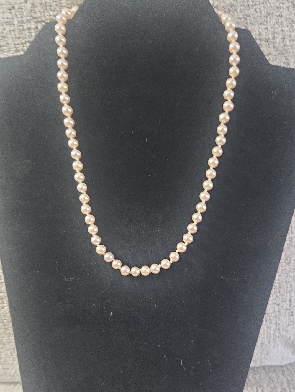 Classic Faux Pearl Necklace - Cream Pearls